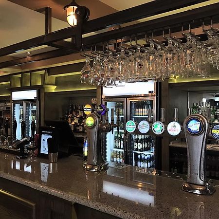 The Crown Hotel Wetherspoon Biggleswade Bagian luar foto