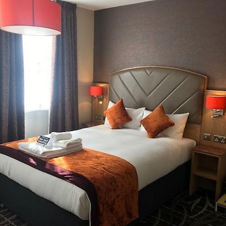 The Crown Hotel Wetherspoon Biggleswade Bagian luar foto