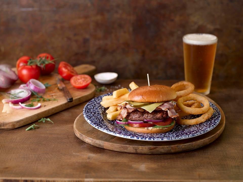 The Crown Hotel Wetherspoon Biggleswade Bagian luar foto
