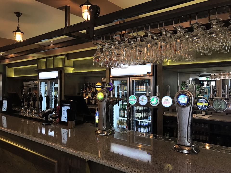 The Crown Hotel Wetherspoon Biggleswade Bagian luar foto