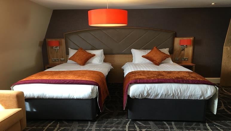 The Crown Hotel Wetherspoon Biggleswade Bagian luar foto