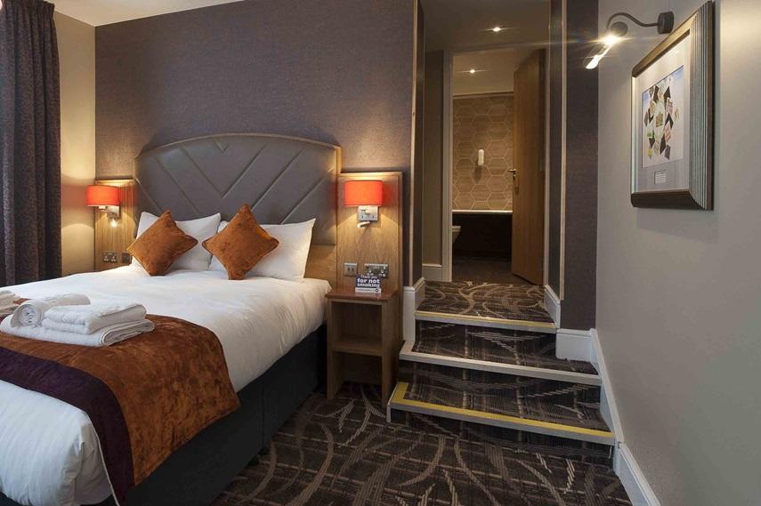 The Crown Hotel Wetherspoon Biggleswade Bagian luar foto