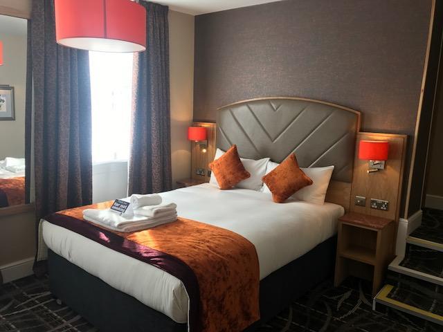 The Crown Hotel Wetherspoon Biggleswade Bagian luar foto