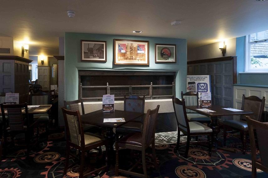 The Crown Hotel Wetherspoon Biggleswade Bagian luar foto