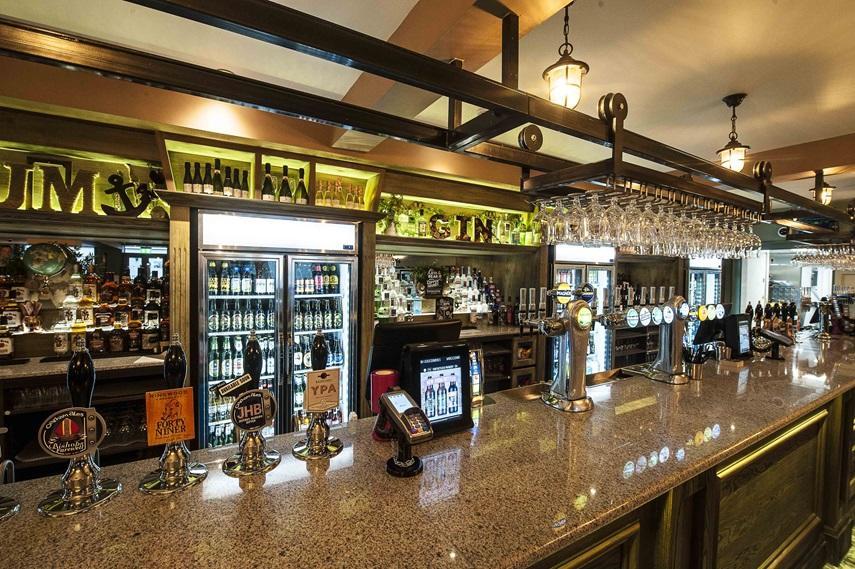 The Crown Hotel Wetherspoon Biggleswade Bagian luar foto