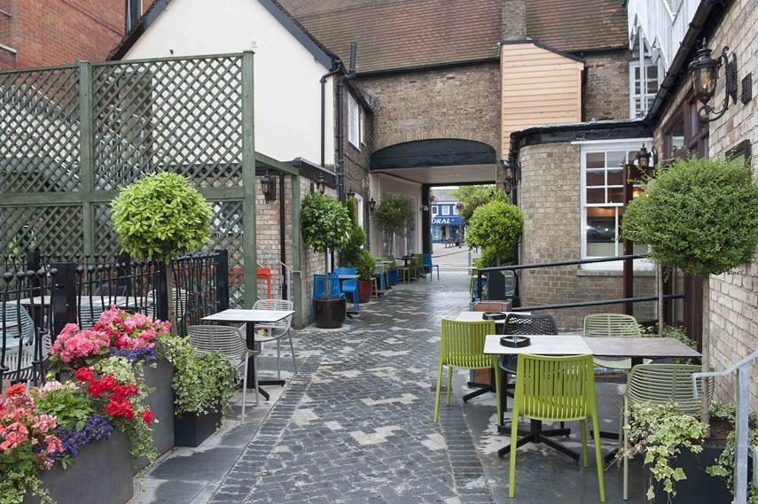 The Crown Hotel Wetherspoon Biggleswade Bagian luar foto